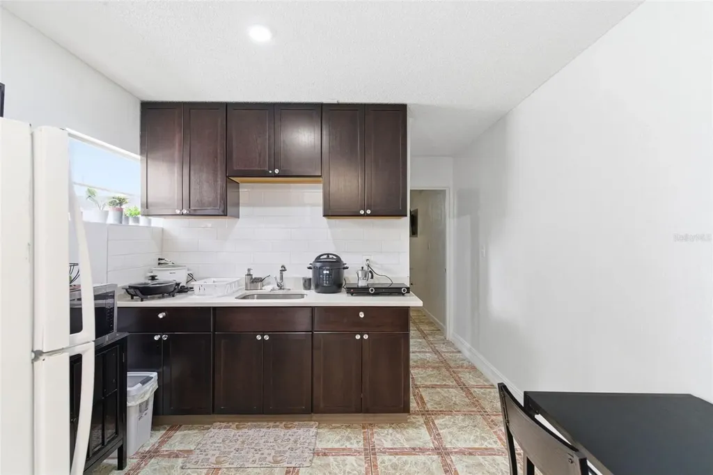 2706 W Powhatan Avenue Tampa FL 33614