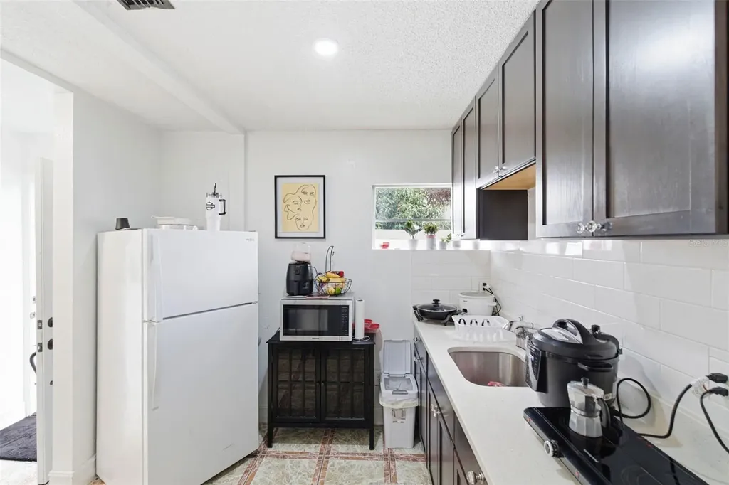 2706 W Powhatan Avenue Tampa FL 33614