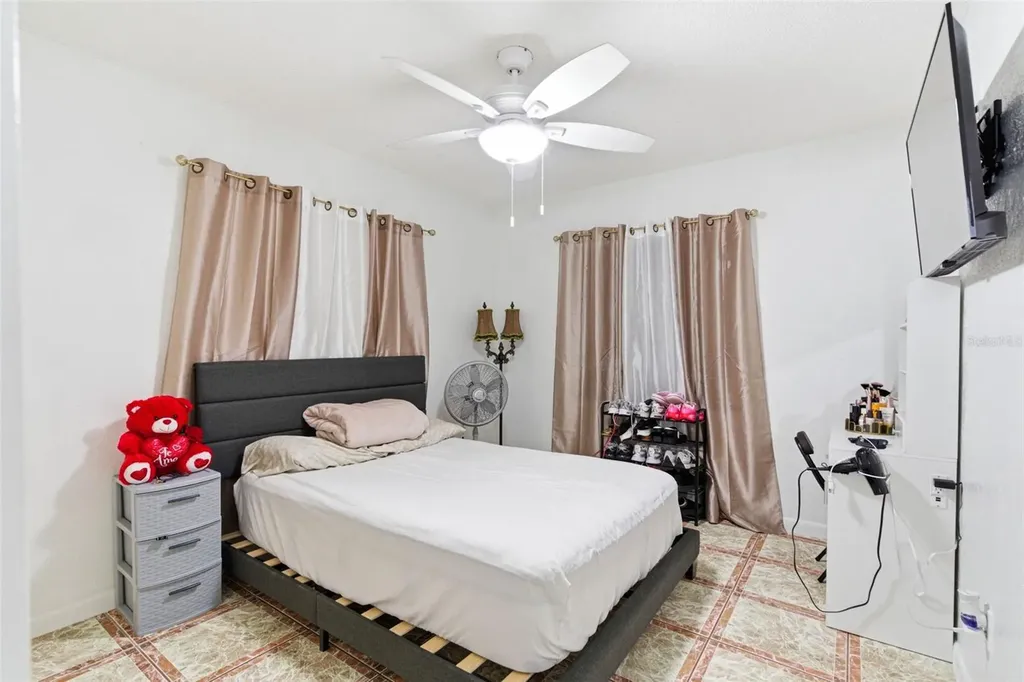 2706 W Powhatan Avenue Tampa FL 33614