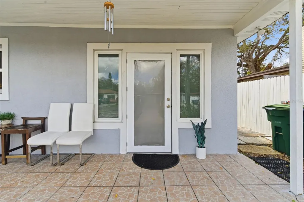 2706 W Powhatan Avenue Tampa FL 33614