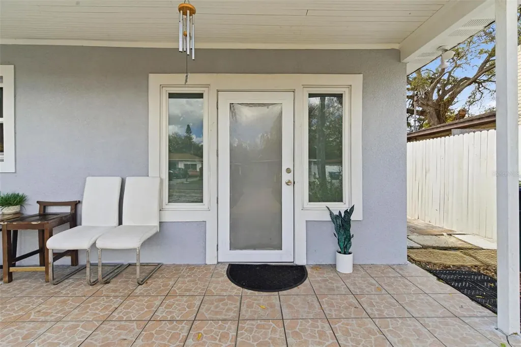 2706 W Powhatan Avenue Tampa FL 33614