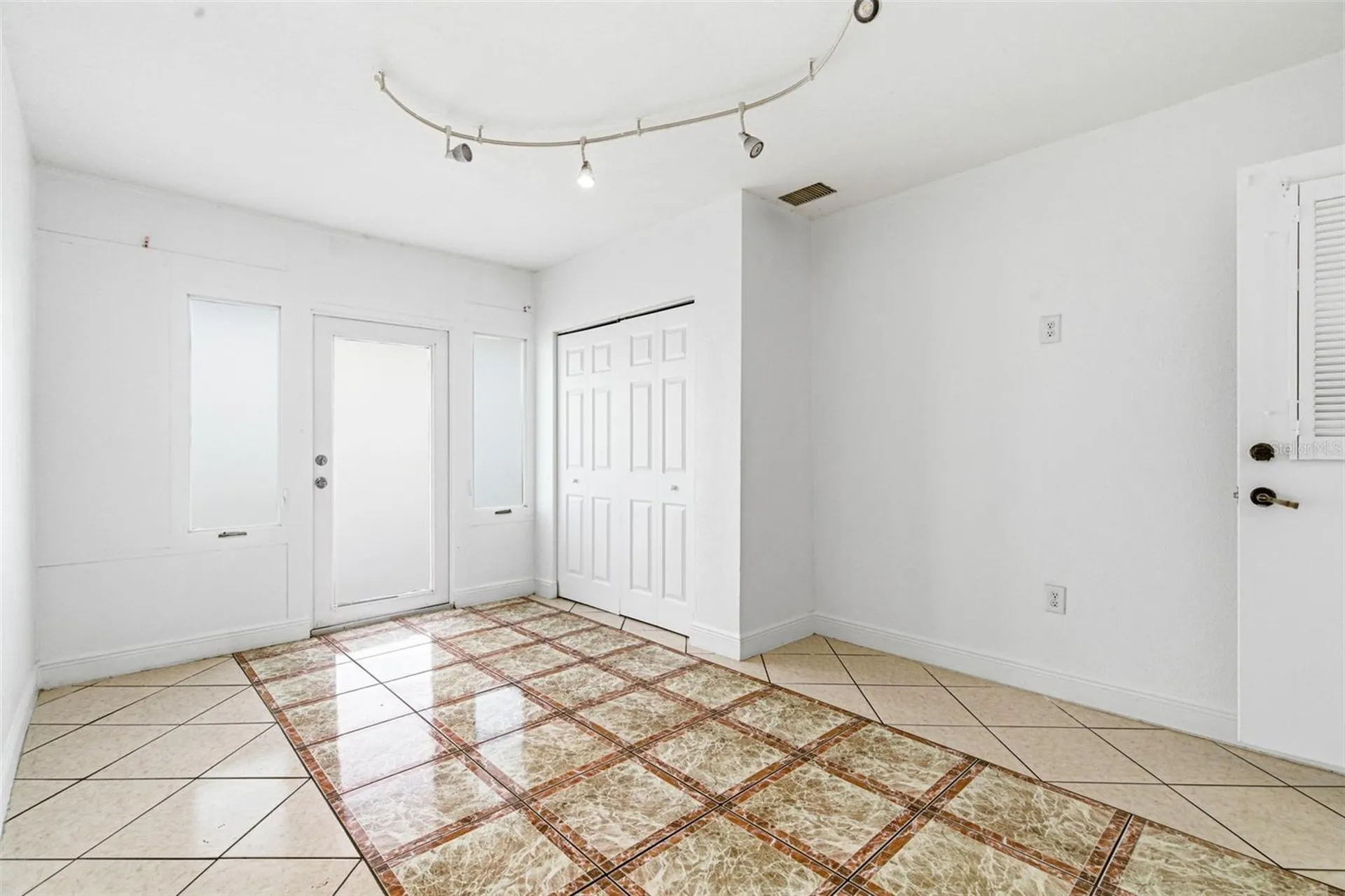 2706 W Powhatan Avenue Tampa FL 33614