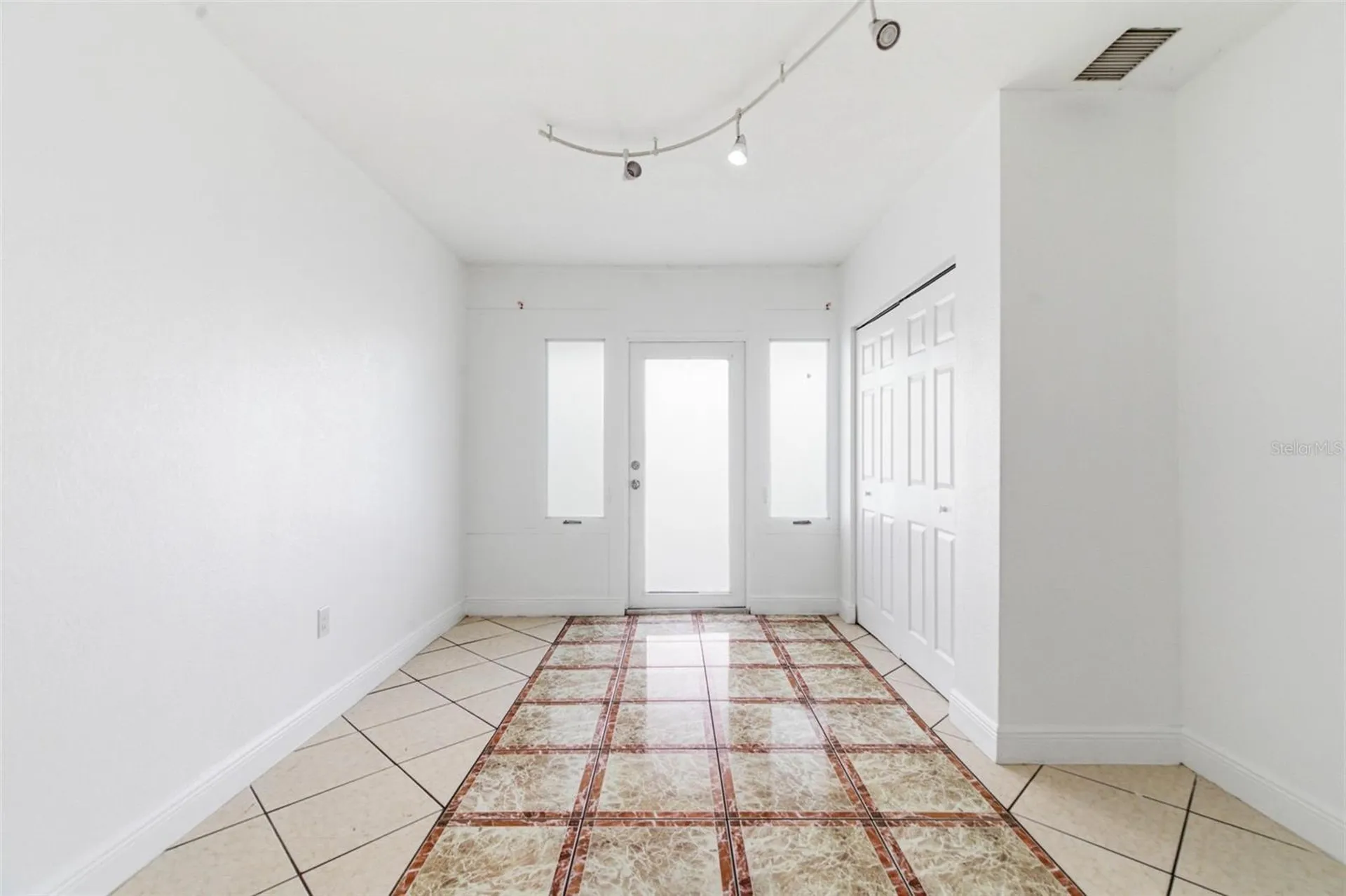 2706 W Powhatan Avenue Tampa FL 33614