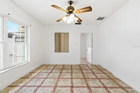 2706 W Powhatan Avenue Tampa FL 33614