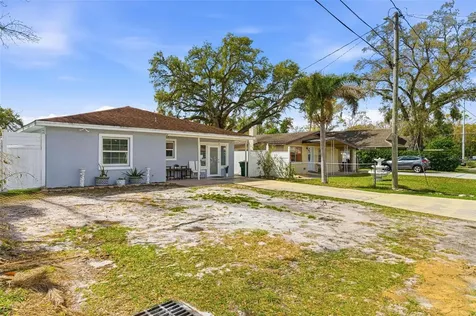 2706 W Powhatan Avenue Tampa FL 33614