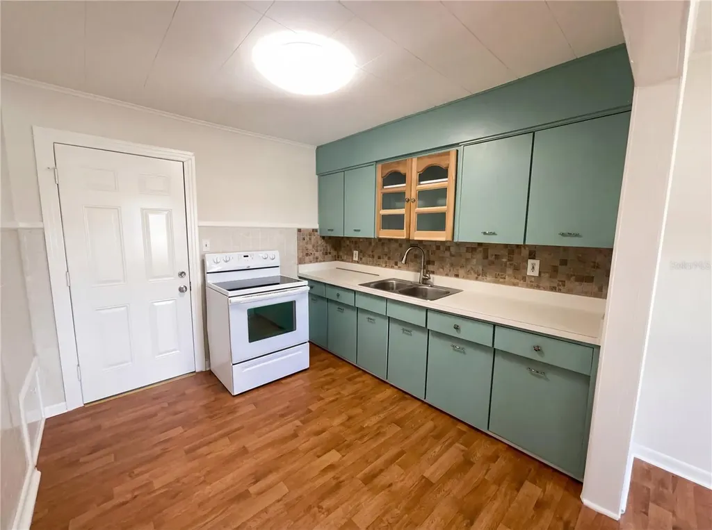 4607 E Yukon Street Tampa FL 33617