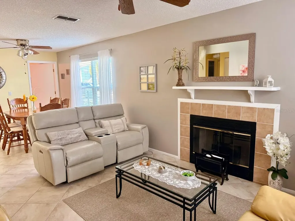 3863 59th Avenue W Bradenton FL 34210