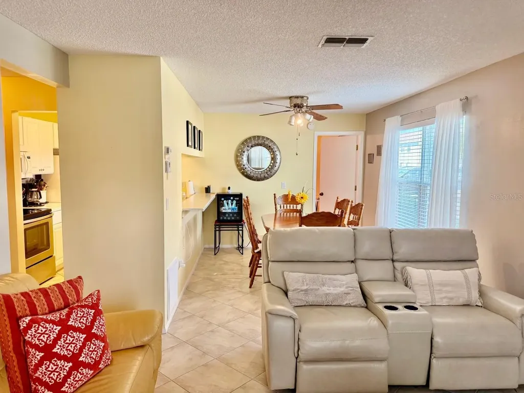 3863 59th Avenue W Bradenton FL 34210