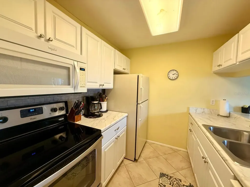 3863 59th Avenue W Bradenton FL 34210
