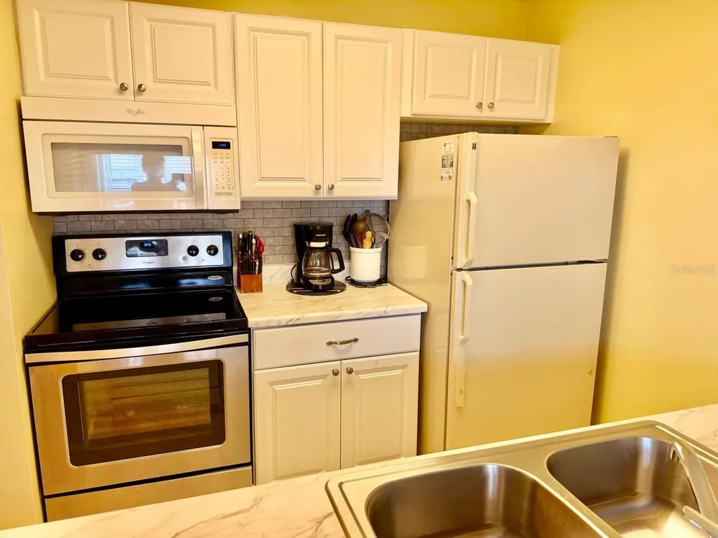 3863 59th Avenue W Bradenton FL 34210