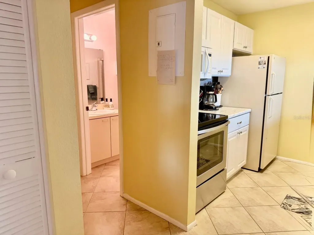 3863 59th Avenue W Bradenton FL 34210