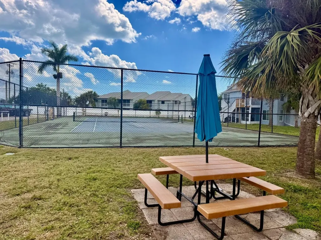 3863 59th Avenue W Bradenton FL 34210