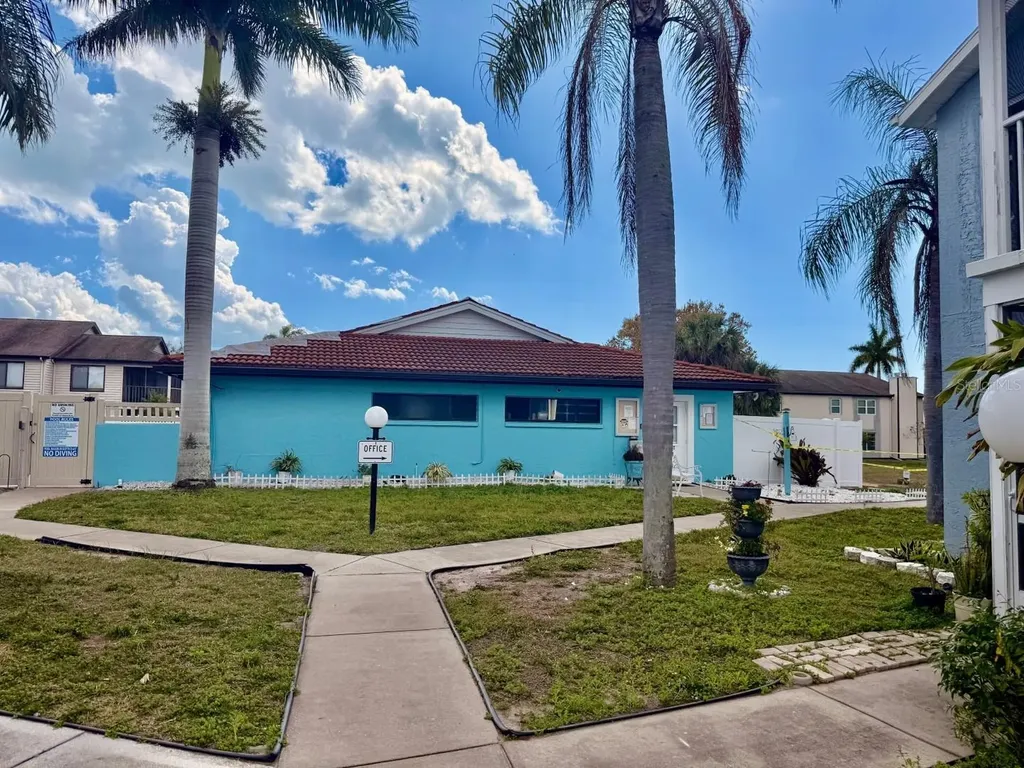 3863 59th Avenue W Bradenton FL 34210