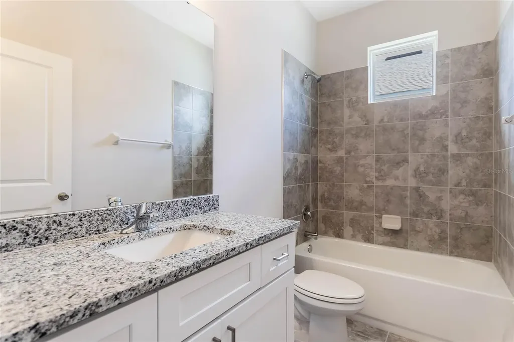 3791 Watercliff Circle Grand Island FL 32735