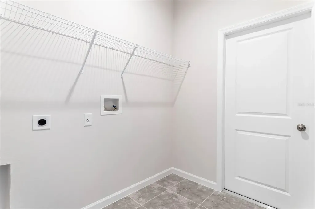 3791 Watercliff Circle Grand Island FL 32735