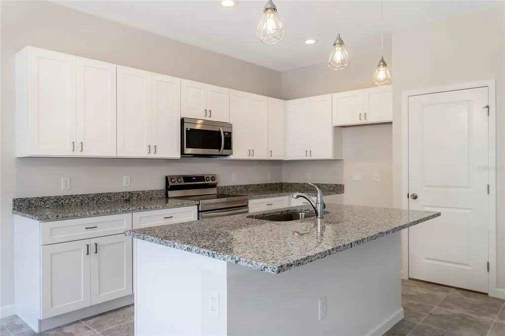 3791 Watercliff Circle Grand Island FL 32735