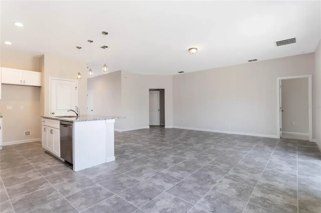 3791 Watercliff Circle Grand Island FL 32735
