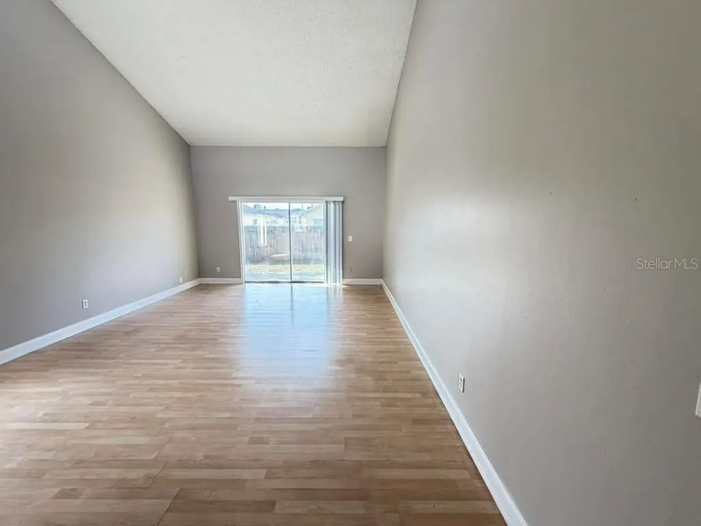118 Dahlia Village Circle Orlando FL 32807