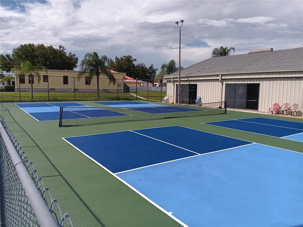37536 Amigo Drive Zephyrhills FL 33541