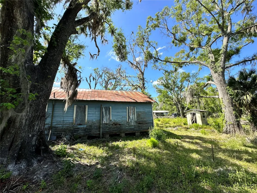 823 S Warner Avenue Perry FL 32348