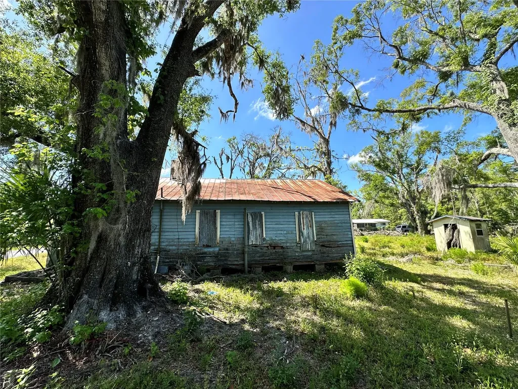 823 S Warner Avenue Perry FL 32348
