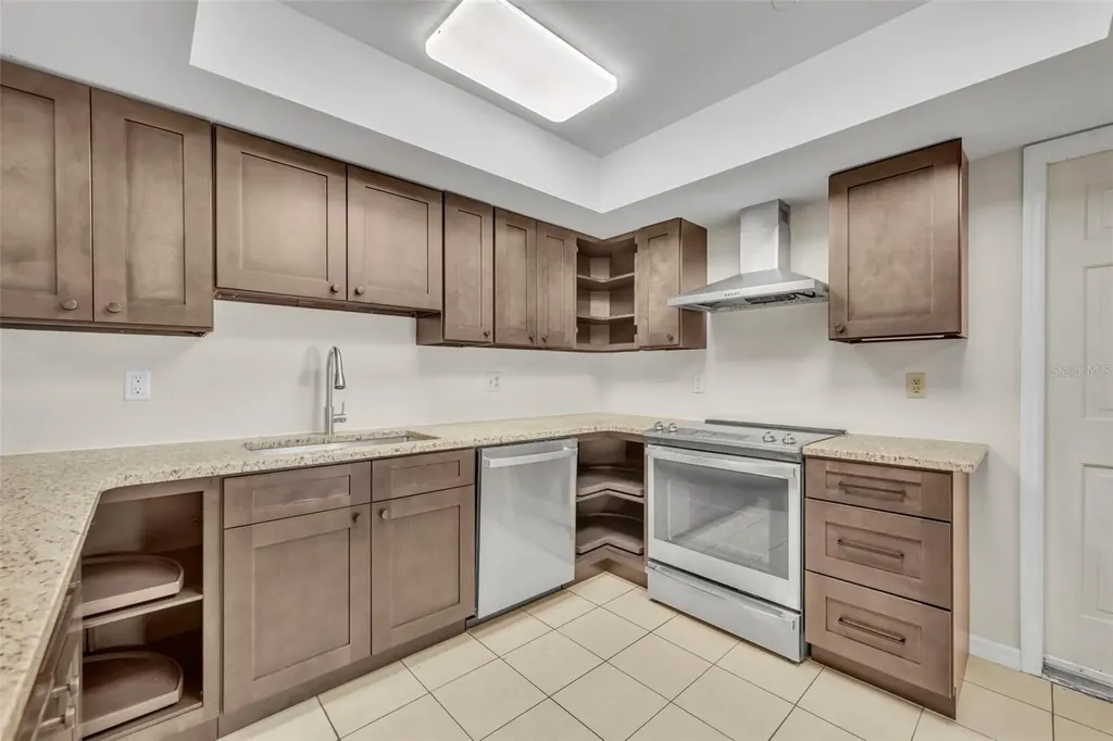 932 Robinhood Court Maitland FL 32751