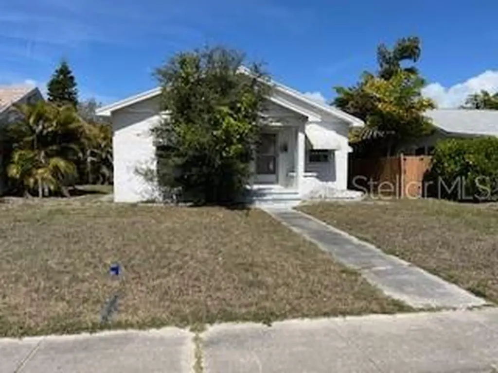 639 37th Avenue N St Petersburg FL 33704