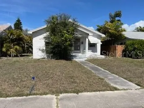 639 37th Avenue N St Petersburg FL 33704