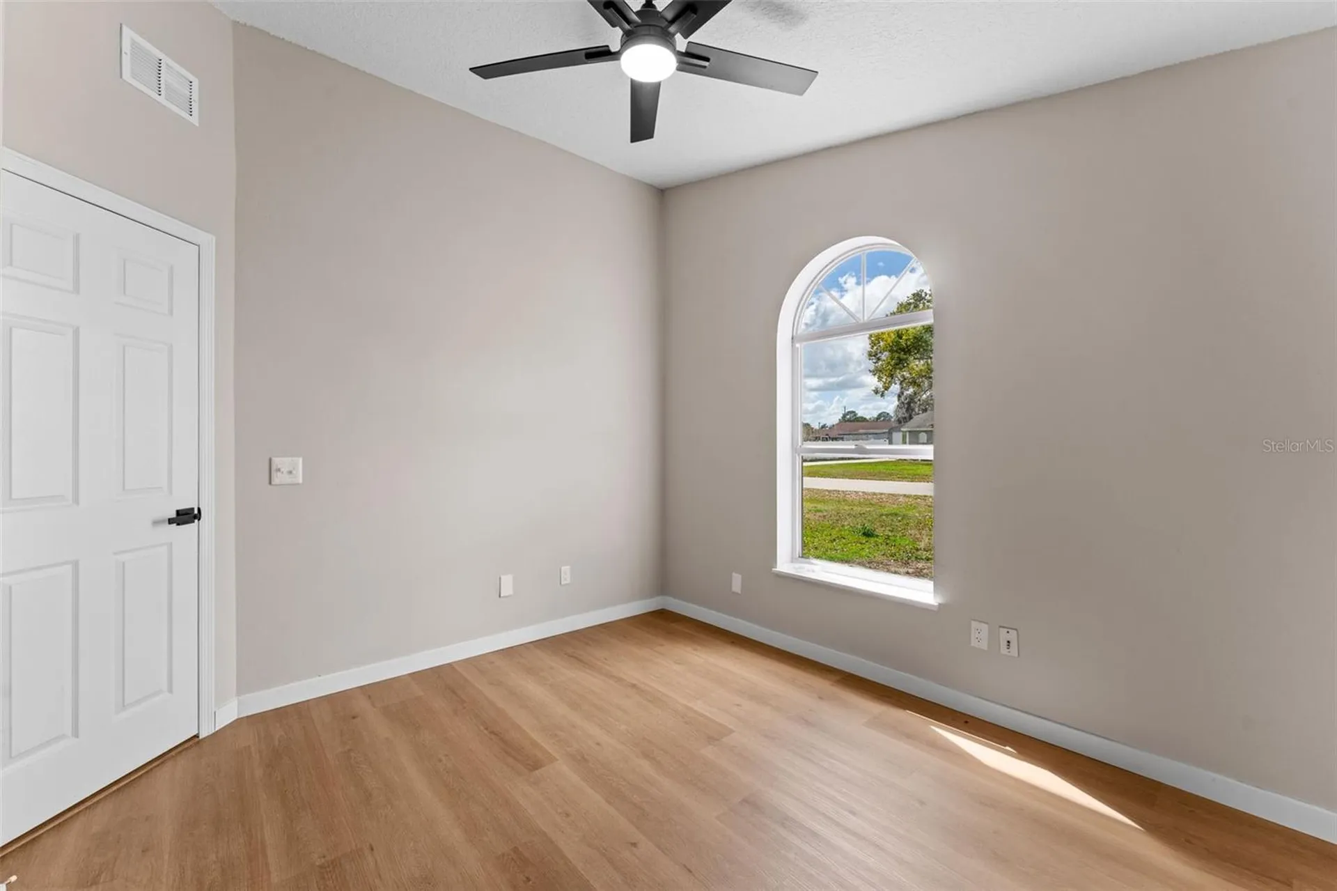 5521 Oak Street Mount Dora FL 32757