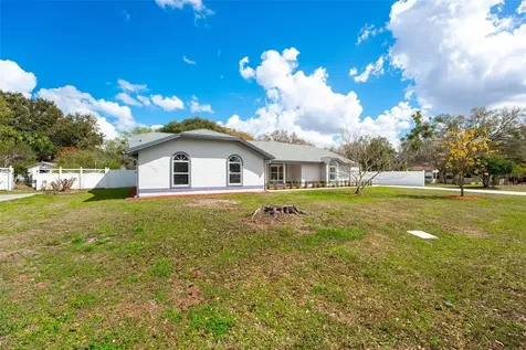 5521 Oak Street Mount Dora FL 32757