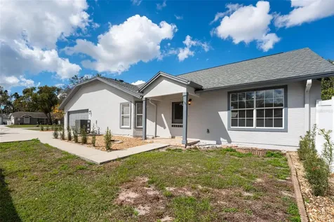 5521 Oak Street Mount Dora FL 32757