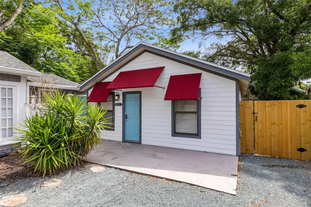 921 Pine Grove Avenue Orlando FL 32803