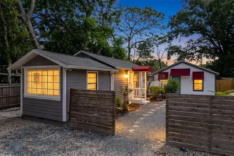 921 Pine Grove Avenue Orlando FL 32803