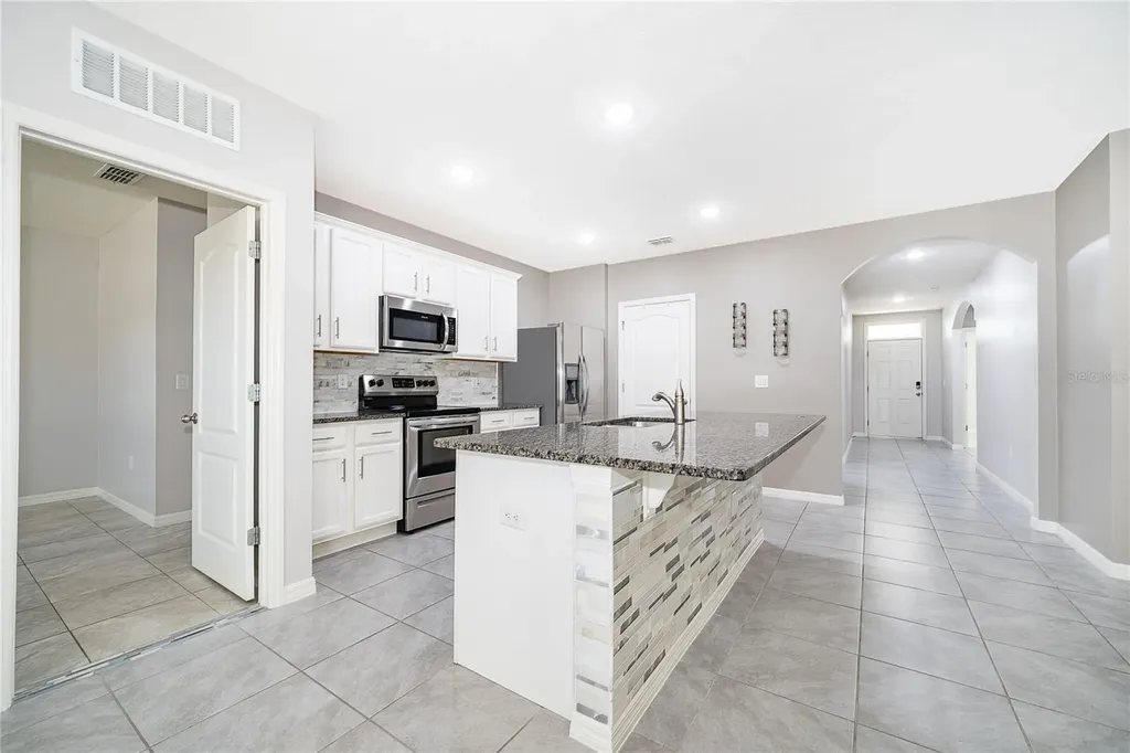 3102 Bethpage Loop Mount Dora FL 32757