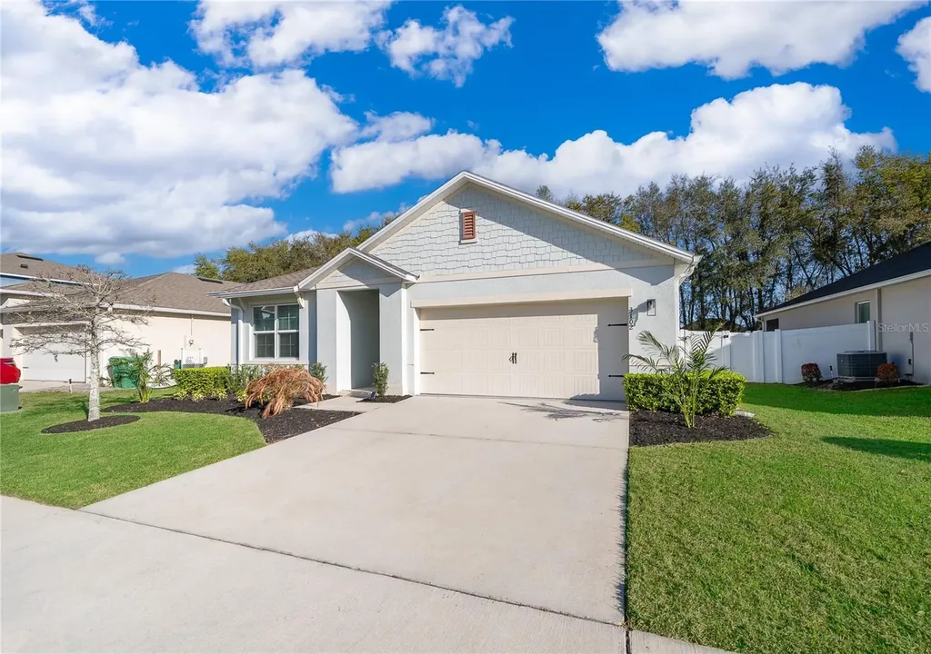3102 Bethpage Loop Mount Dora FL 32757