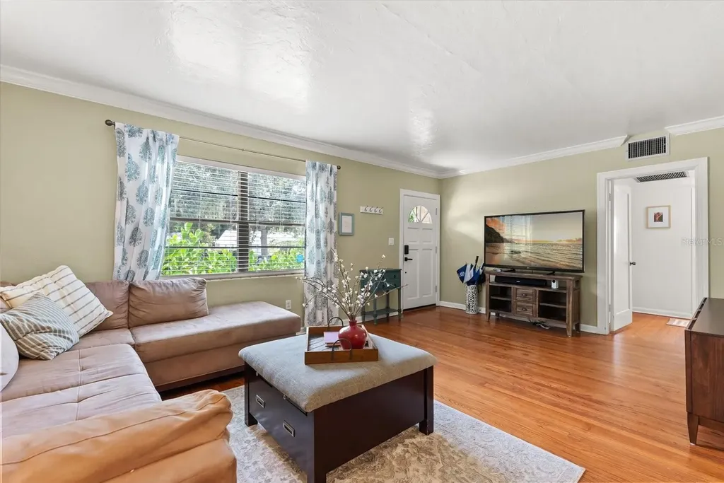 37 E Vanderbilt Street Orlando FL 32804