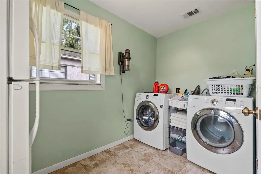 37 E Vanderbilt Street Orlando FL 32804