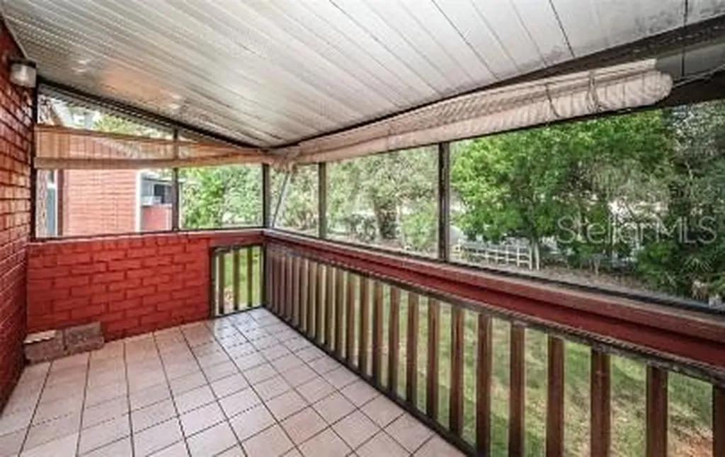 1044 82nd Terrace N St Petersburg FL 33702