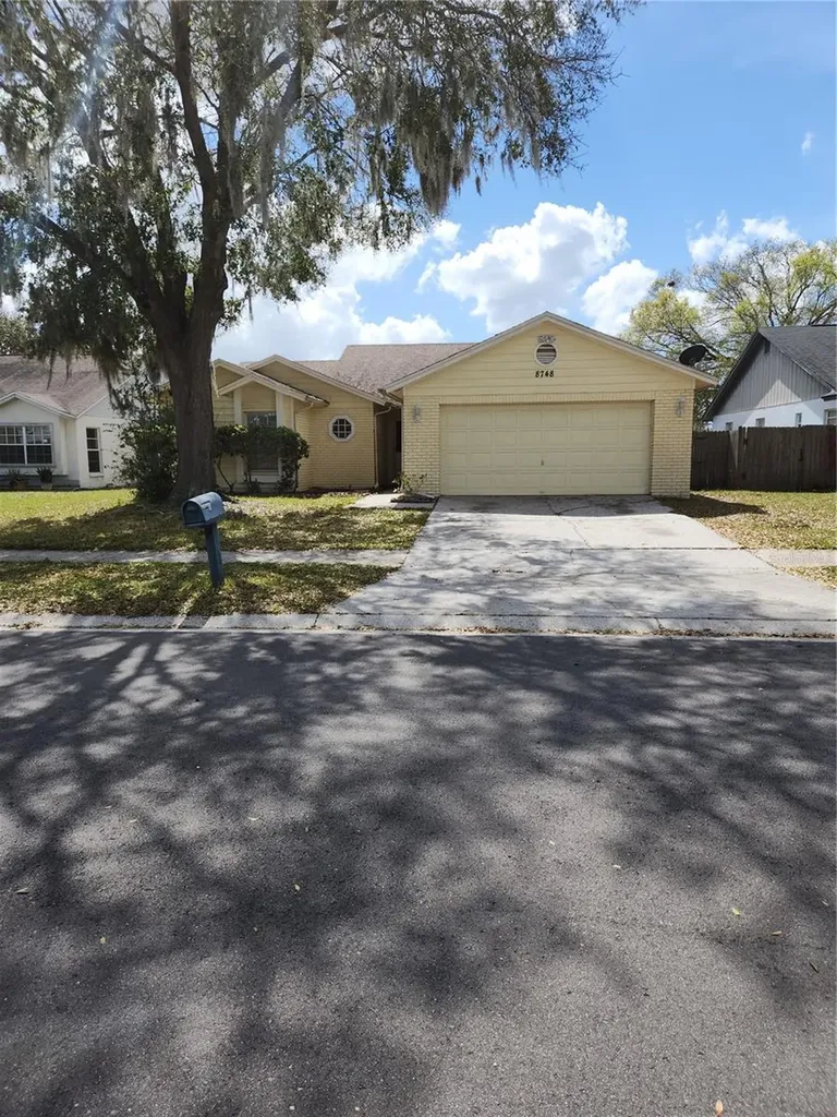 8748 Hampden Drive Tampa FL 33626