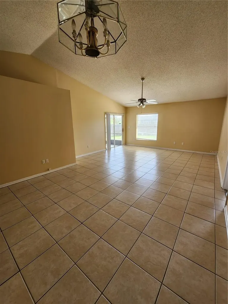 8748 Hampden Drive Tampa FL 33626