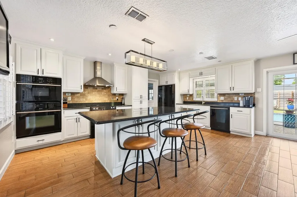 4749 E Wind Street Orlando FL 32812