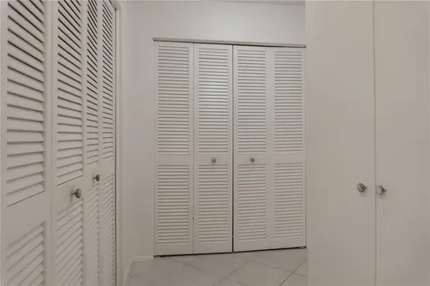 3444 El Rado Court Sarasota FL 34232