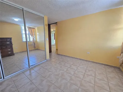 100 Espiritu Santo Caguas PR 00725