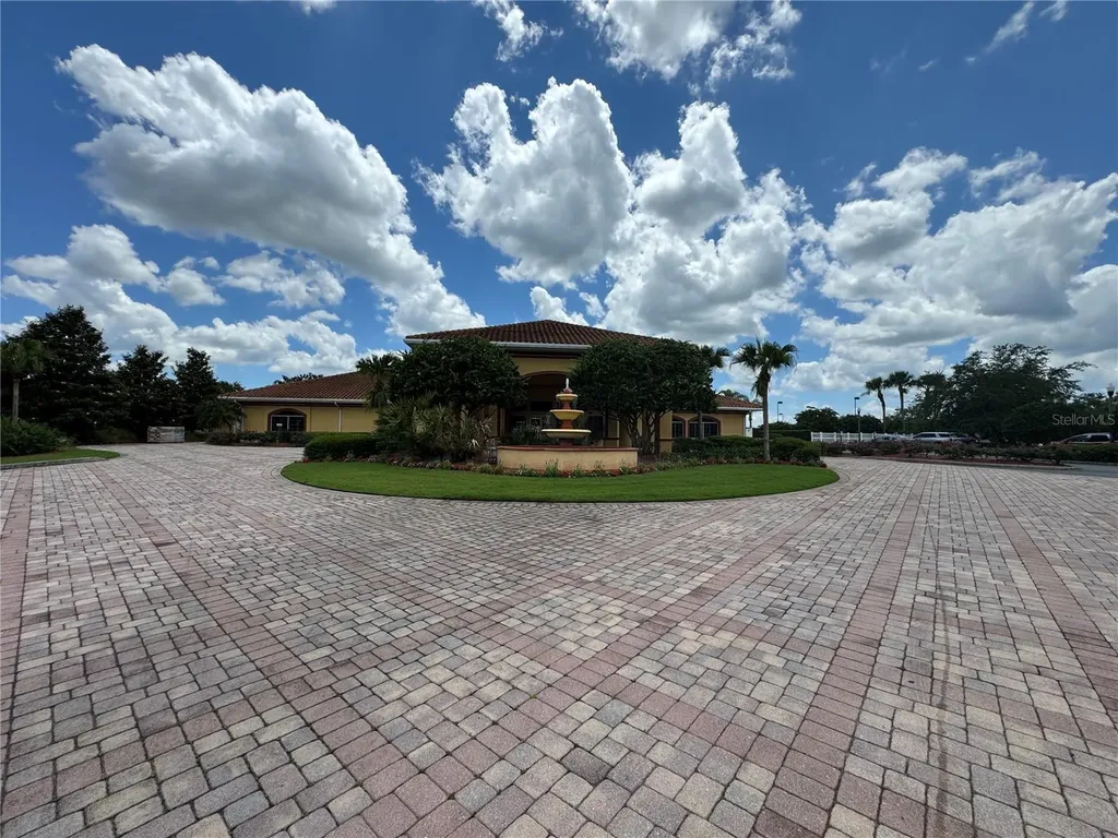10351 Addison Shore Way Oxford FL 34484