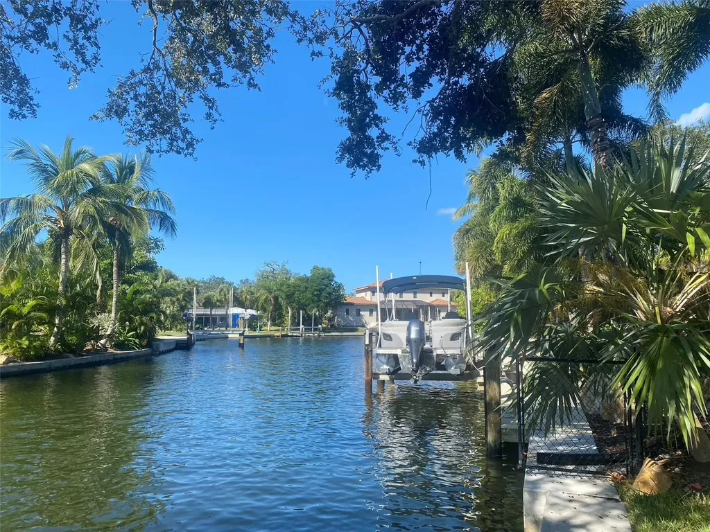 814 Paradise Way Sarasota FL 34242