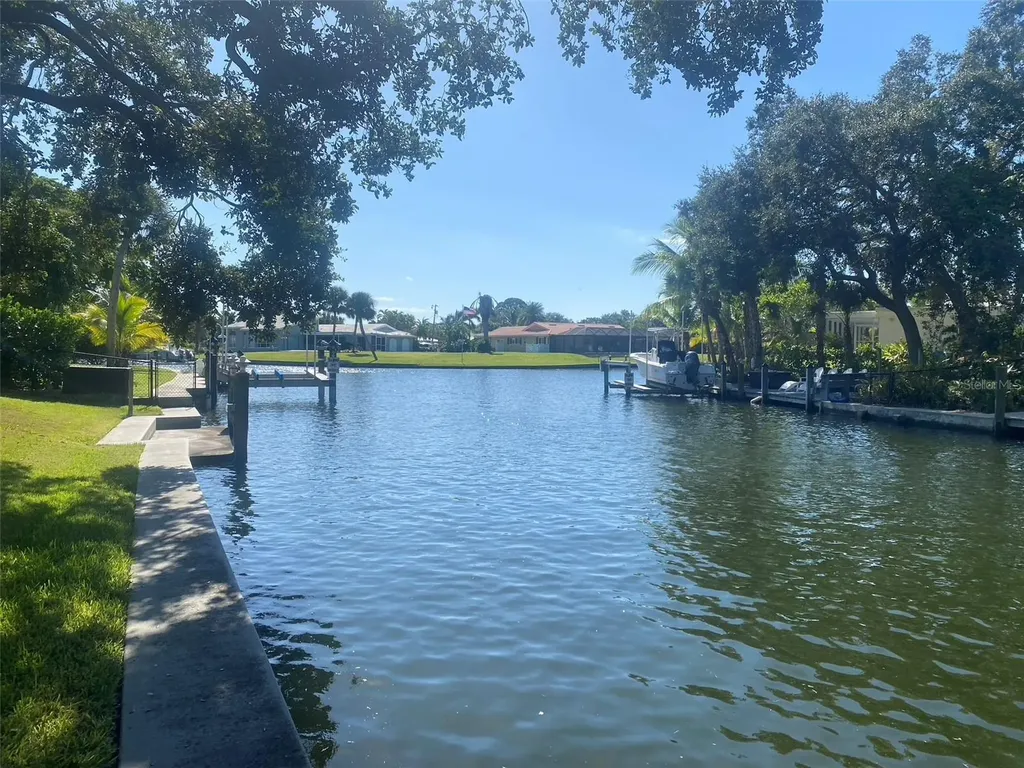 814 Paradise Way Sarasota FL 34242
