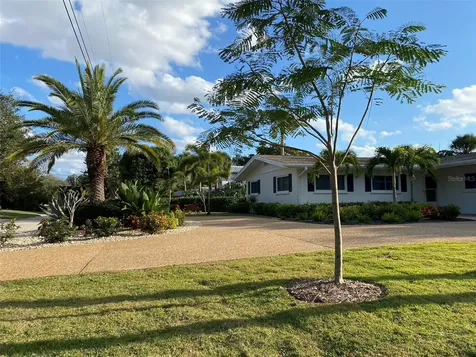 814 Paradise Way Sarasota FL 34242