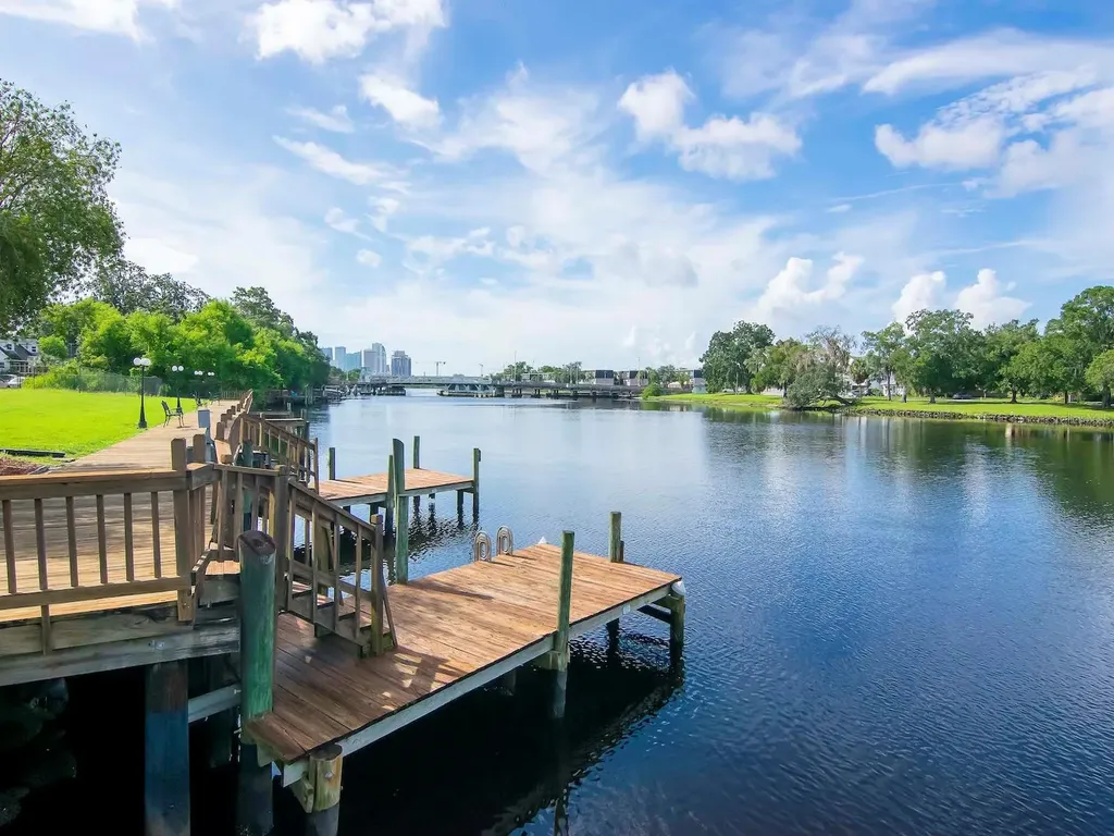 2780 N Riverside Drive Tampa FL 33602