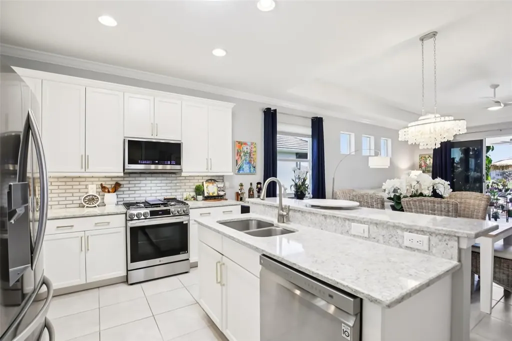 2946 Trustee Avenue Sarasota FL 34243