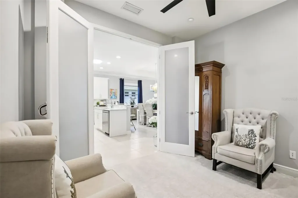 2946 Trustee Avenue Sarasota FL 34243